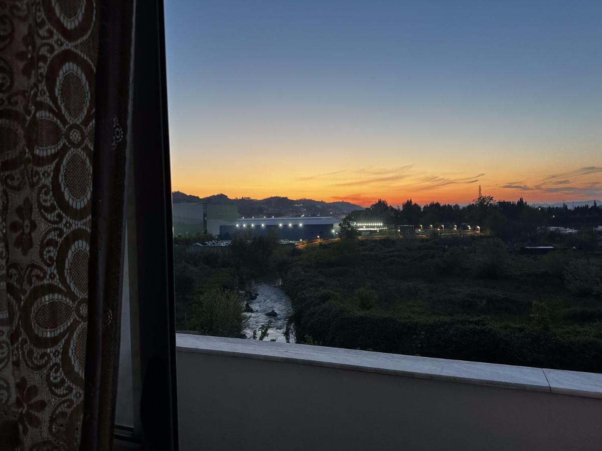 Sunny Riverside Tirana'S Oasis - Breakfast & Dinner Luaran gambar