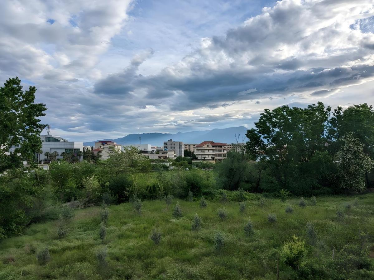 Sunny Riverside Tirana'S Oasis - Breakfast & Dinner Luaran gambar